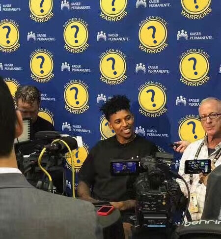 从替补到主力，他用表现说话（替补逆袭成主力，他以实力发声）