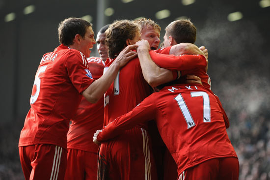 伯恩利遭遇英超七连败连场惜败，排名跌入降级区（伯恩利英超七连败屡遭小负，排名滑落至降级区）