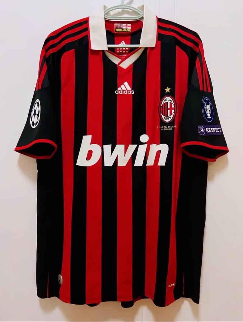 热刺官方：德拉古辛新赛季将改穿球队的3号球衣（热刺官宣：德拉古辛下赛季将身披3号战袍）