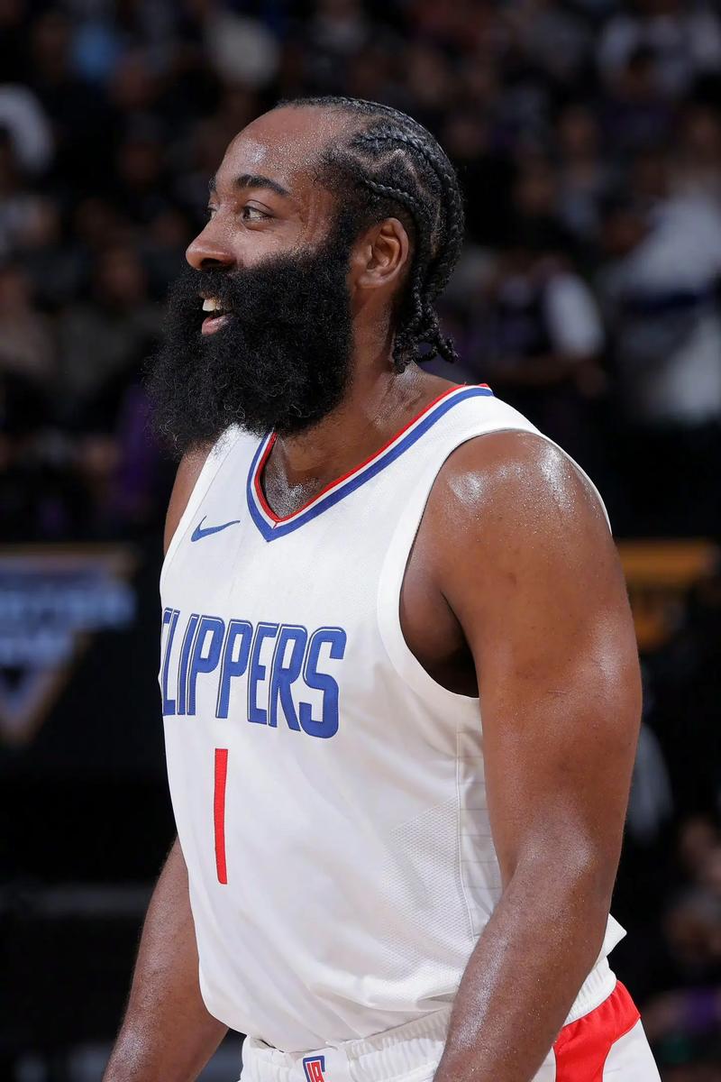 联盟高度重视狄龙废掉库里和詹姆斯事件，肖华或对他进行禁赛处罚（联盟对狄龙致库里与詹姆斯受伤事件高度关注，肖华或将对其处以禁赛）