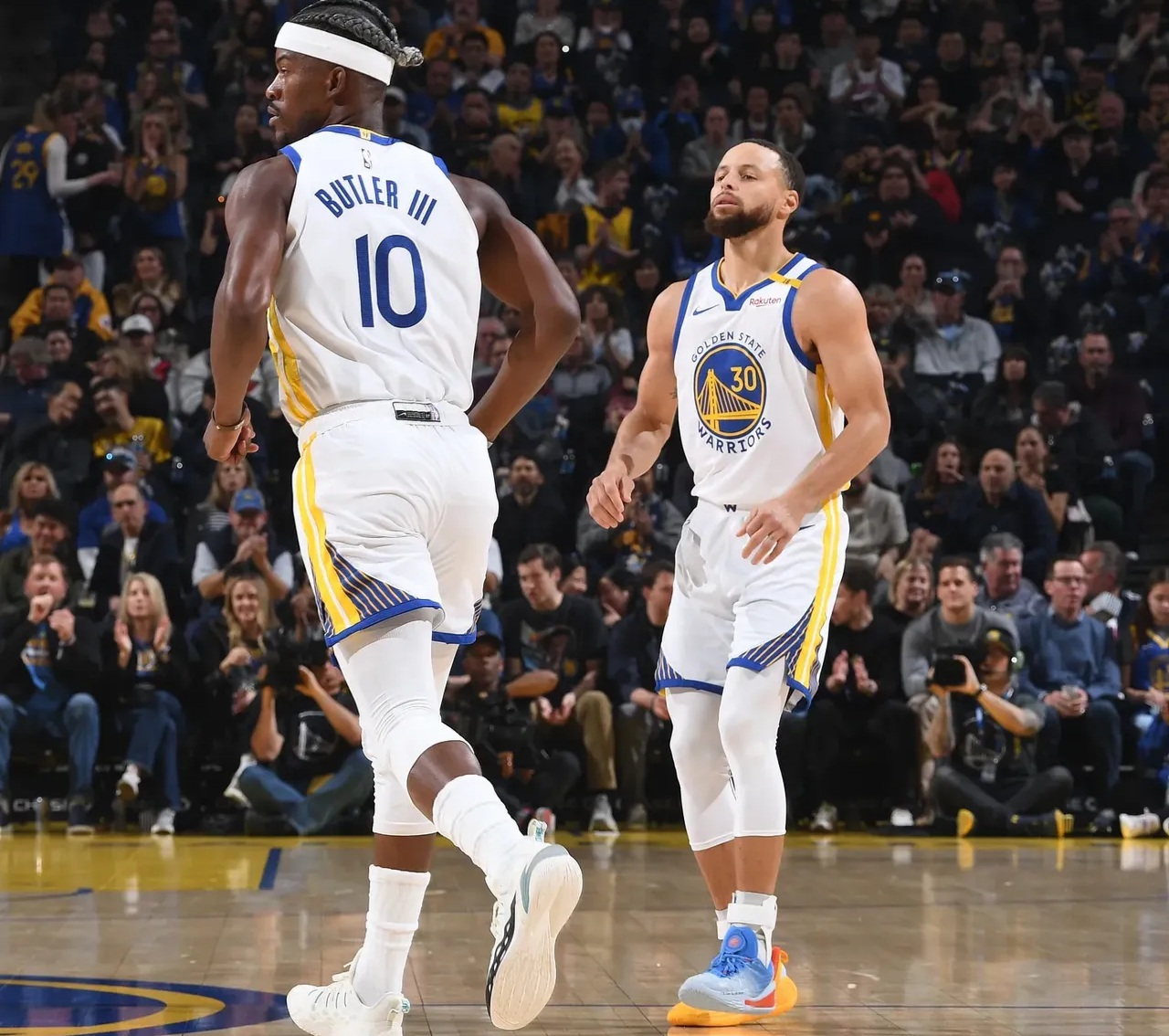 皇家奥维耶多vs马略卡：龙东、卡索拉首发，塞尔希-达德尔、韦达特-穆里奇出战（皇家奥维耶多战马略卡：龙东、卡索拉首发布阵，塞尔希-达德尔与韦达特-穆里奇同场亮相）