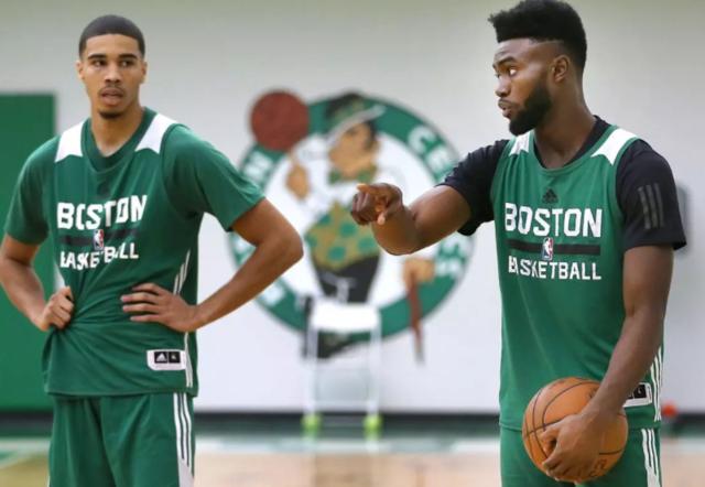 尤文官方：加蒂右膝内侧半月板受伤，将接受手术（尤文官宣：加蒂右膝内侧半月板受伤，已安排手术）