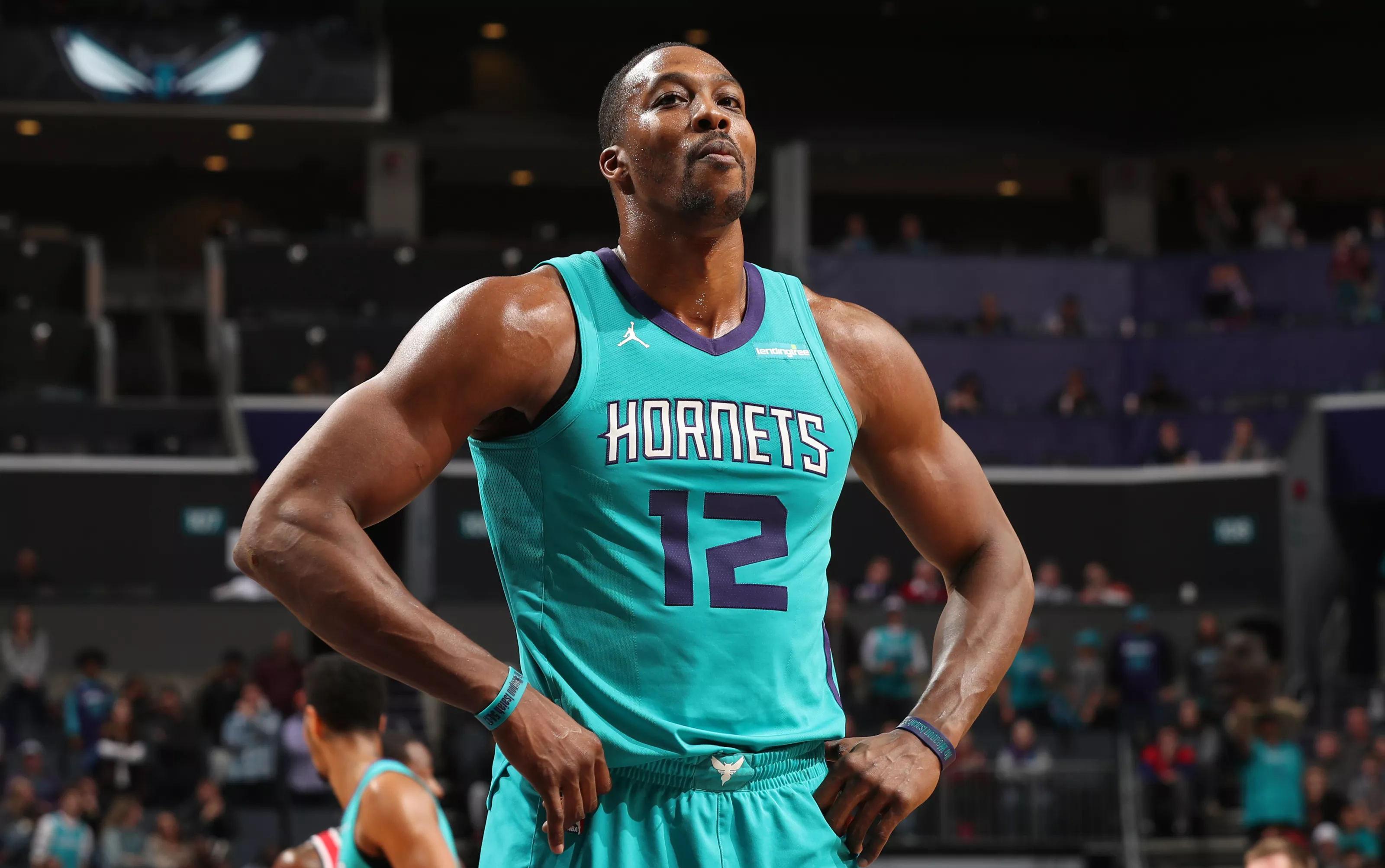 TA：利马传球出色&充满侵略性，他的回归可以丰富曼联打法（TA：传球出众且侵略性十足的利马归来，将为曼联带来更多战术变化）