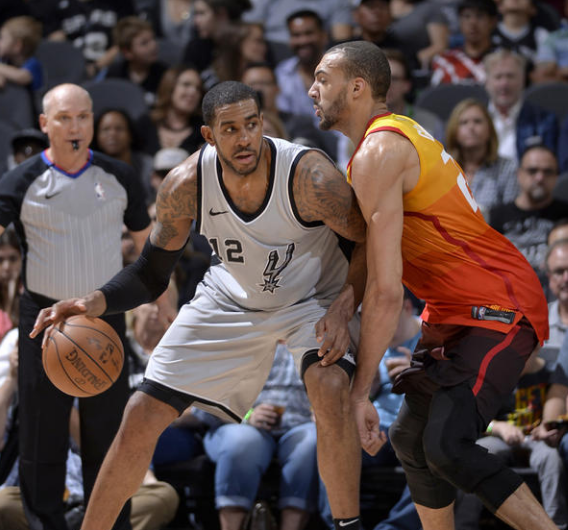 尤文本赛季税前年薪前20：弗拉霍维奇2220万第1，戴维1110万（尤文本季税前年薪TOP20：弗拉霍维奇以2220万领跑，戴维1110万）