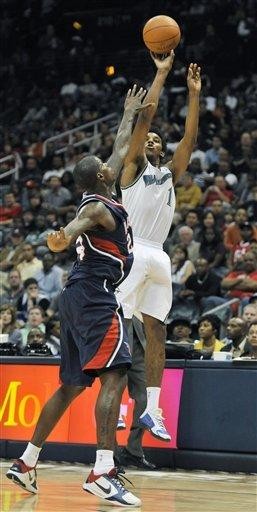 马内克半场表现惊艳，三分球6投全中（马内克半场火力全开，三分球6中6）