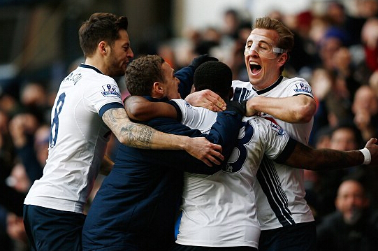 姆伯莫近7次代表喀麦隆出场，球队打进9球他一人直接参与5球（近7场代表喀麦隆出战，姆伯莫直接参与球队9球中的5球）