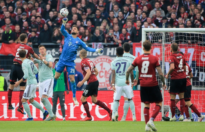 黄金左脚再次发威（金左脚再度建功）