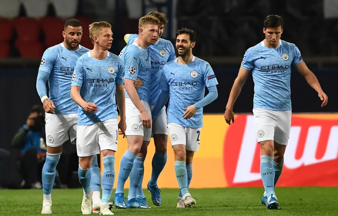 荷媒：一名费耶诺德球场安保欧联资格赛后遇袭，警方依然在调查中（荷媒：费耶诺德主场一名安保员在欧联资格赛后遭袭，警方仍在调查）