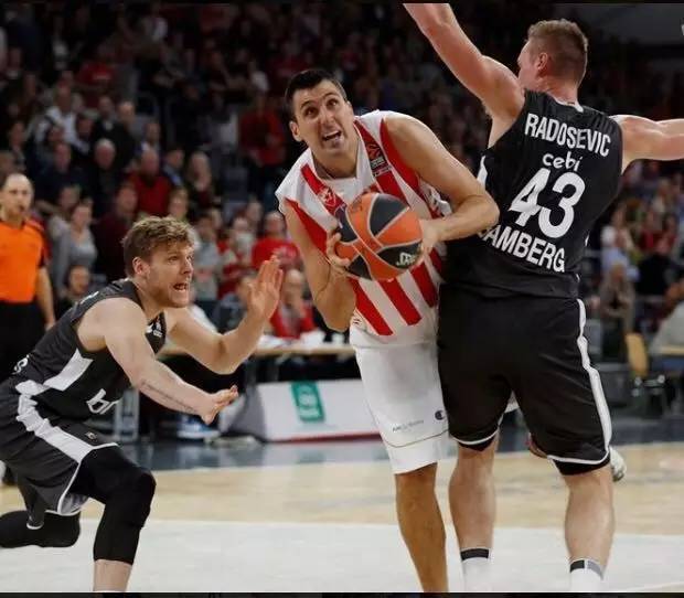 活塞成本赛季雷霆之后，第二支拿到20胜的球队（继雷霆之后，活塞成为本赛季第二支斩获20胜的球队）