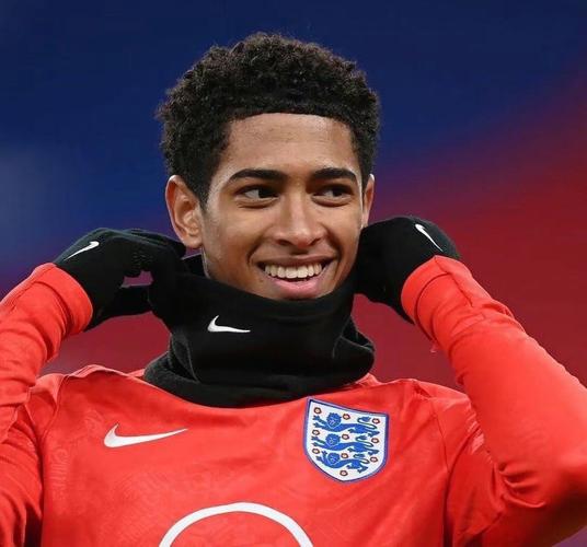 世体：弗里克给全队放假一天，为周末的联赛恢复体力（世体：弗里克为备战周末联赛，给全队放假一天）