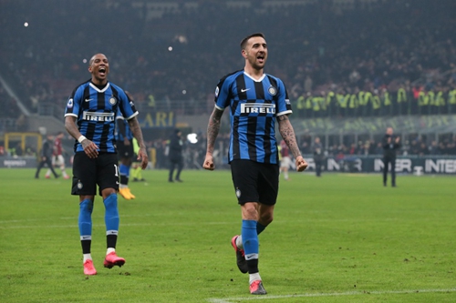 2025巴甲36轮：拉扬双响斩落大红，内马尔经典传射擒狮（2025巴甲第36轮：拉扬梅开二度击退大红，内马尔传射建功驯狮）