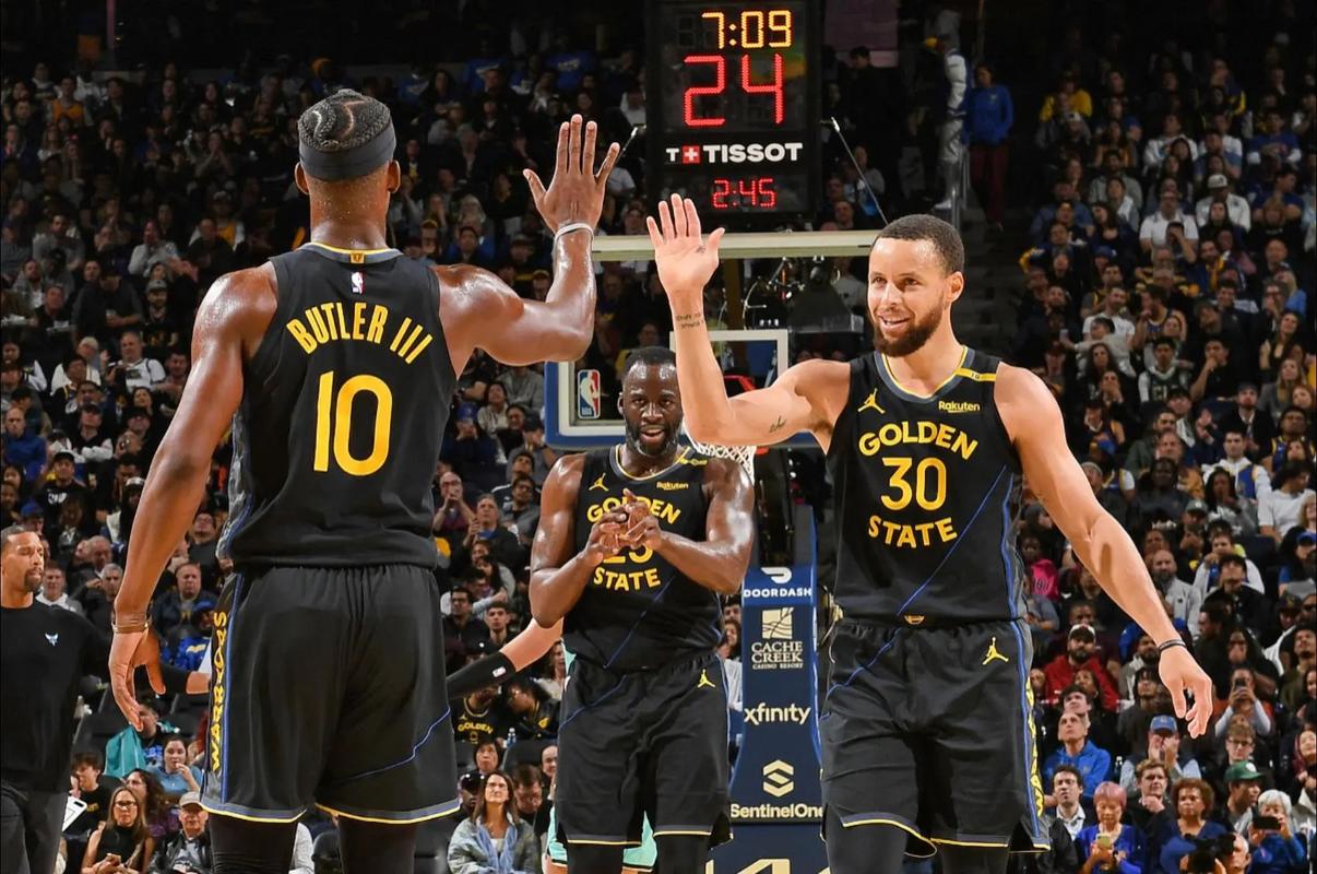 美记：湖人正寻求得到一个3D球员，比如埃利斯或赫伯特·琼斯（美记：湖人寻求补强3D侧翼，目标包括埃利斯与赫伯特·琼斯）