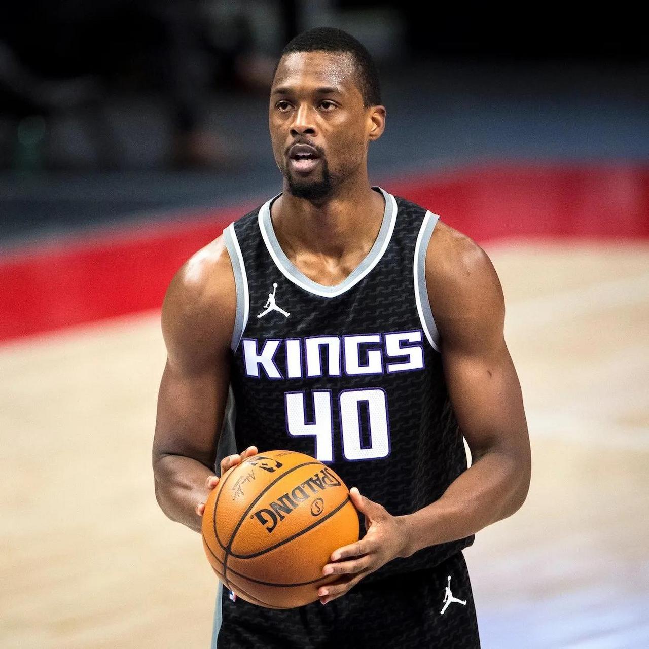 圣诞大战！库里迎来生涯里程碑！历史第四快26000分的球员（圣诞大战见证库里里程碑：史上第4快达成26000分）