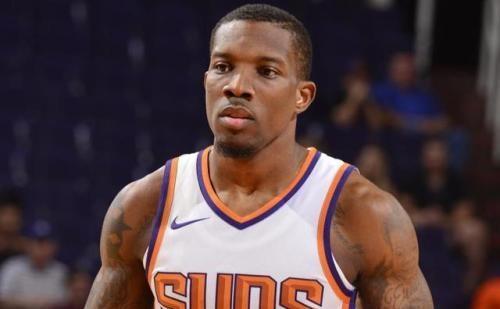 欧冠赛场精彩瞬间：皇马主场2-0取胜,（欧冠高光时刻：皇马主场2-0告捷）