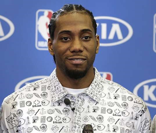 NBA焦点战：湖人客场逆转快船（NBA重头戏：湖人客场翻盘快船）