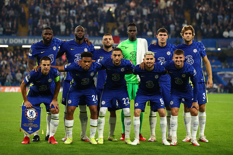 篮球赛场上的挑战与坚持——阿特金森的篮球之路（球场挑战与坚韧——阿特金森的篮球征程）