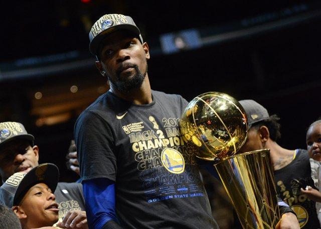 NBA彩经：马刺力拼雷霆 勇士难敌独行侠 火箭客胜湖人（NBA彩经：马刺鏖战雷霆 勇士难挡独行侠 火箭客场击败湖人）