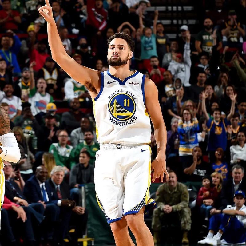 梅西终于发布澄清解释视频，毫无诚意再次惹怒球迷（梅西发布澄清视频，被质疑诚意不足再度激怒球迷）