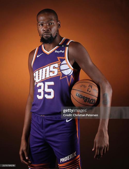 大连球迷给李昂留言寻求“信号”和“定心丸”，李昂点赞了（大连球迷向李昂留言求“信号”和“定心丸”，李昂已点赞）