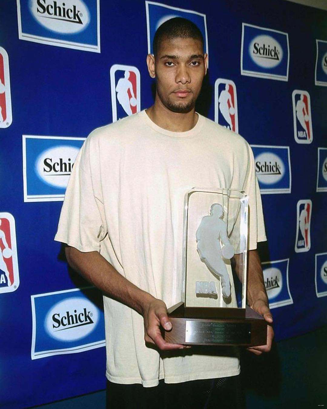 鲁媒：限制投入更需加快造血，中国职业足球生存困境并未解决（鲁媒：与其限投更当加速造血，中国职业足球仍陷生存困境）