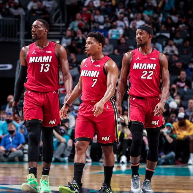 客场2-1力克中国香港，新加坡时隔41年重返亚洲杯正赛（新加坡客场2-1击败中国香港，时隔41年再进亚洲杯正赛）