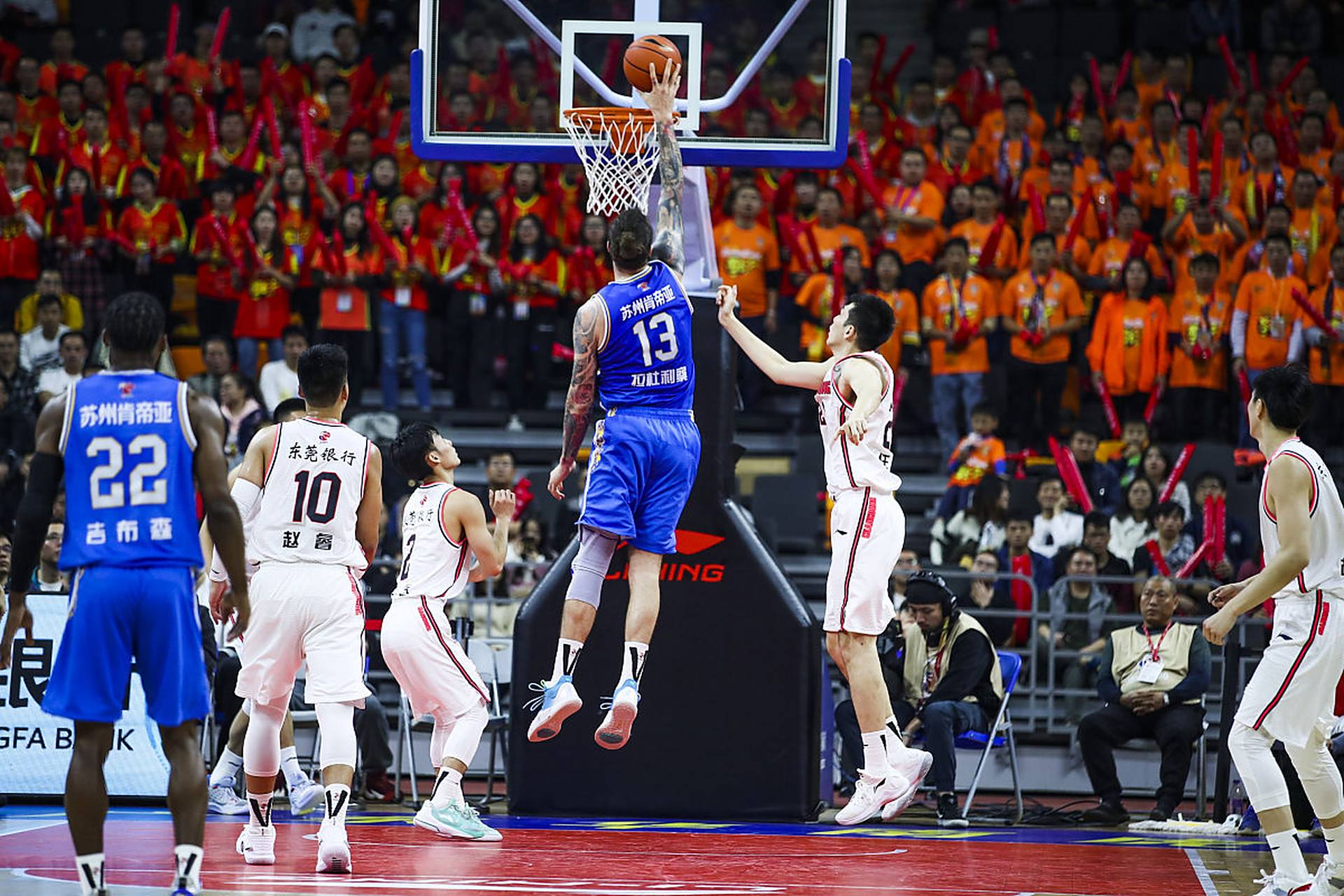 罗马诺：莱万不在迈阿密国际2026年引援目标名单中（罗马诺：莱万未在迈阿密国际2026年引援计划之列）