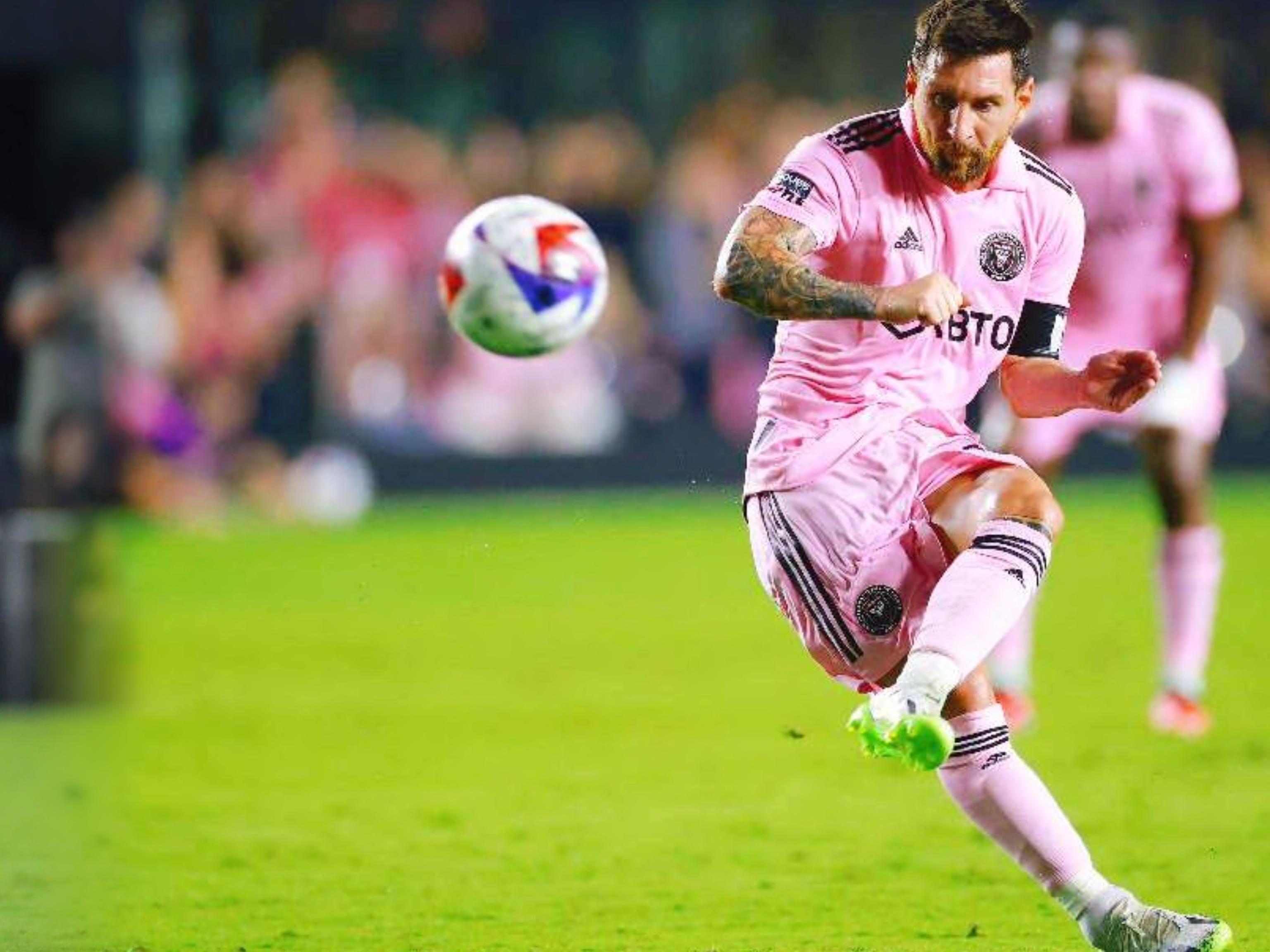 卢伟：弗格场上场下都充满正能量，洛夫顿的情绪也好多了（卢伟称弗格场内外满满正能量，洛夫顿情绪明显好转）