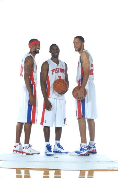 瓜迪奥拉的“毒奶”：一场建议如何将哈维·阿隆索推向悬崖边缘（瓜迪奥拉“毒奶”发威：一句建议如何把哈维·阿隆索逼上绝境）