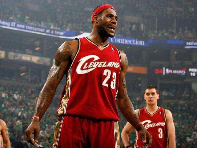 记者：切尔西认为边路球员充足，所以不去推进塞门约的转会（记者：边路人手充裕，切尔西暂不推进塞门约转会）