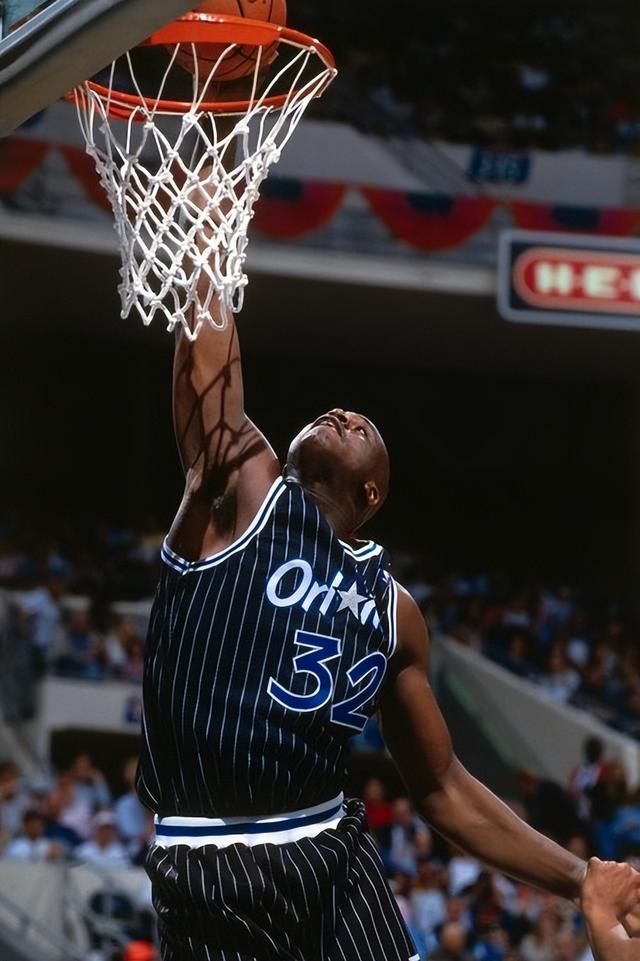 托莫里+加比亚+帕夫的防线米兰每142分钟丢1球，五大联赛第四（托莫里+加比亚+帕夫护航，米兰每142分钟才失1球，五大联赛第4）